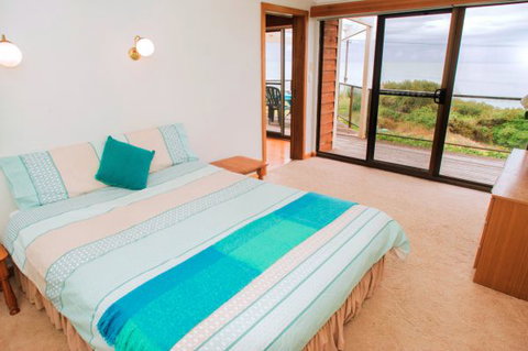 Norfolks - Accommodation Cooktown 4