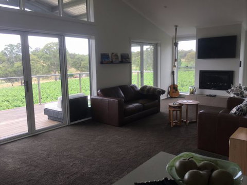 Mortimer's Accommodation Amongst The Vines - Accommodation Cooktown 2