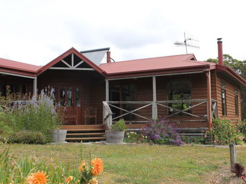 Eagle's Roost Farmstay B&B - Accommodation Cooktown 0