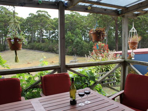 Eagle's Roost Farmstay B&B - Accommodation Cooktown 3