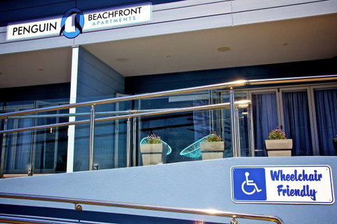 Penguin Beachfront Apartments - Accommodation Cooktown 7