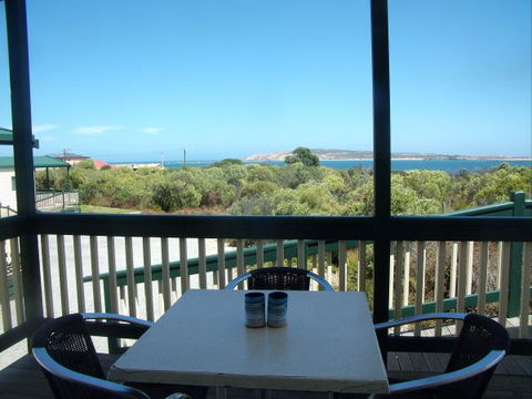 Elliston Waterloo Bay Tourist Park - Accommodation Cooktown 0