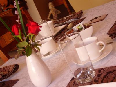 Wine & Roses Bed & Breakfast - Accommodation Cooktown 4