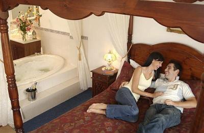 Wine & Roses Bed & Breakfast - Accommodation Cooktown 5