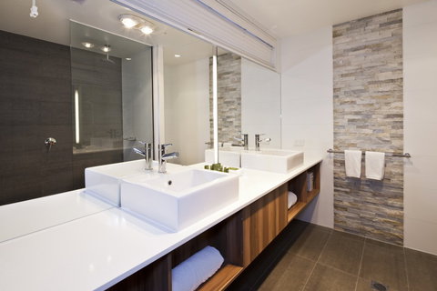 BEST WESTERN PLUS Ballarat Suites - Accommodation Cooktown 0