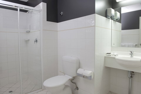 Adelaide Riviera Hotel - Accommodation Cooktown 0