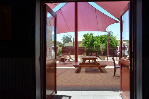 Copper Coast Hotel - Accommodation Cooktown 6