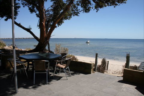 Undercurrent - Accommodation Cooktown 0