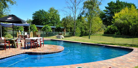 Alpine Inn - Accommodation Cooktown 0