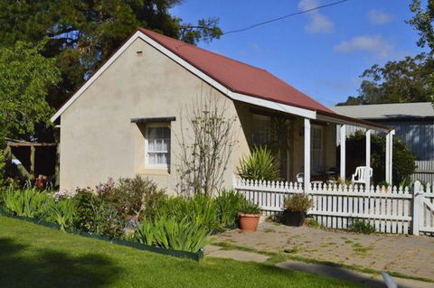 Almond Tree Cottage - Accommodation Cooktown 0