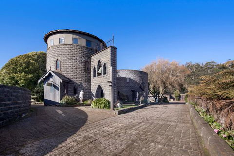 Castle Suites - Kryal Castle - Accommodation Cooktown 8