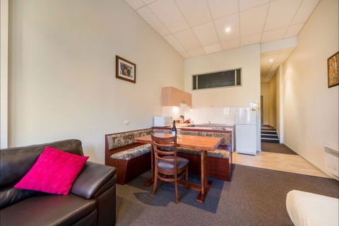 Falls Creek Country Club - Accommodation Cooktown 7