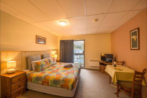 Falls Creek Country Club - Accommodation Cooktown 8