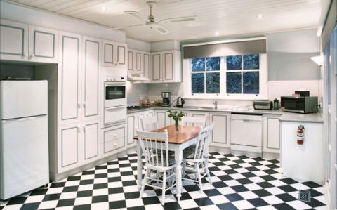 Fairbank House - Accommodation Cooktown 4