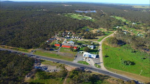 Inglewood Motel And Caravan Park - Accommodation Cooktown 2