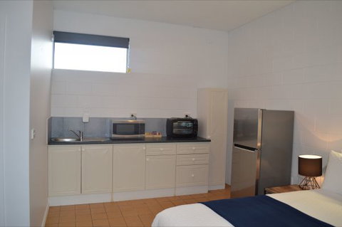 Penguin Seaside Motel - Accommodation Cooktown 2