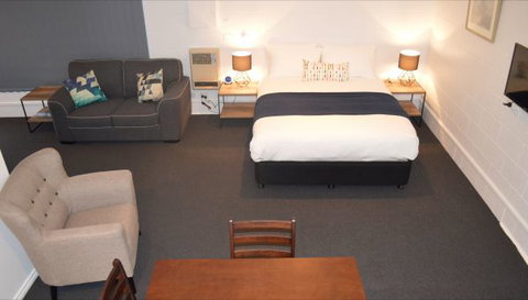 Penguin Seaside Motel - Accommodation Cooktown 3