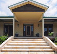 Reign Manor and Coach House - Accommodation Cooktown