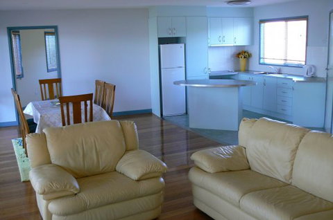 Sandy Point Beach Escape - Accommodation Cooktown 3