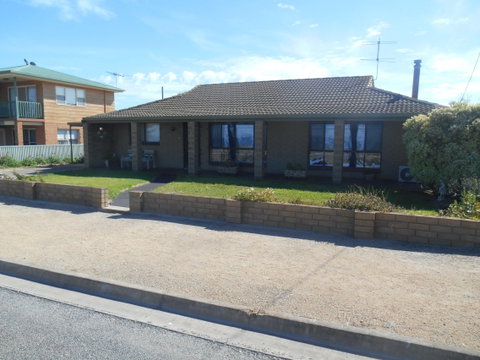 Family Ties - Accommodation Cooktown 1