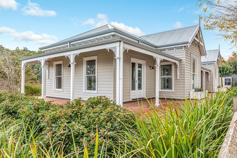 Grandview Accommodation - The Elm Tree Apartments - Accommodation Cooktown 1