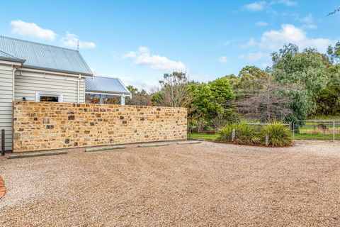 Grandview Accommodation - The Elm Tree Apartments - Accommodation Cooktown 7