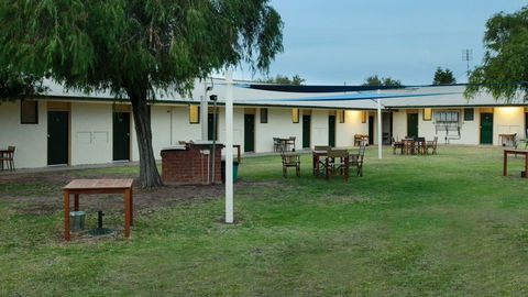 Anglers Inn - Accommodation Cooktown 0