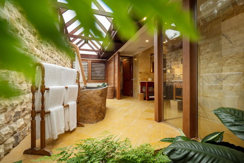 Makepeace Island - Sir Richard Branson's Australian Home - Accommodation Cooktown 3