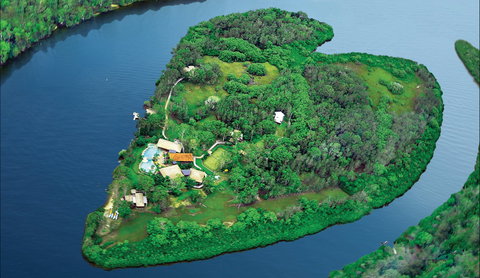 Makepeace Island - Sir Richard Branson's Australian Home - Accommodation Cooktown 6