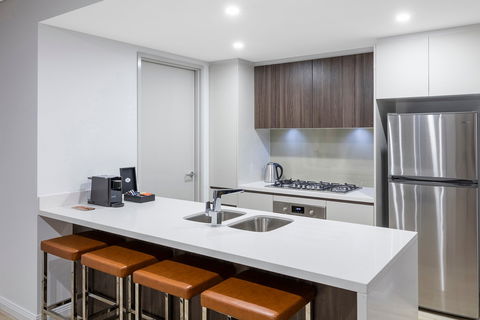 Meriton Suites Southport - Accommodation Cooktown 3