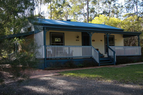Telegraph Retreat Cottages - Accommodation Cooktown 1