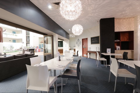 Atrium Hotel Mandurah - Accommodation Cooktown 8
