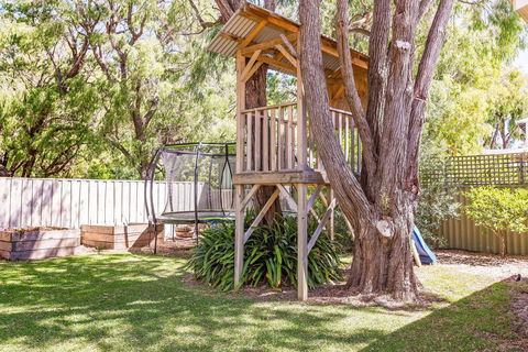 Baudin On Bay - Accommodation Cooktown 7