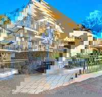 Golden Riviera Beach Resort - Accommodation Cooktown