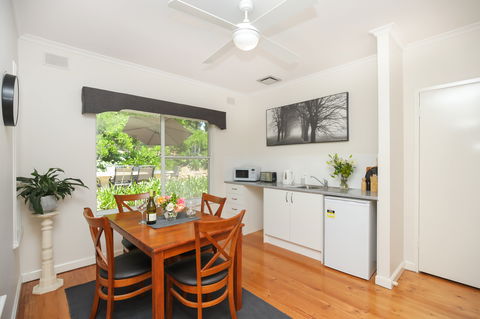 HAHNDORF LODGE - Accommodation Cooktown 5