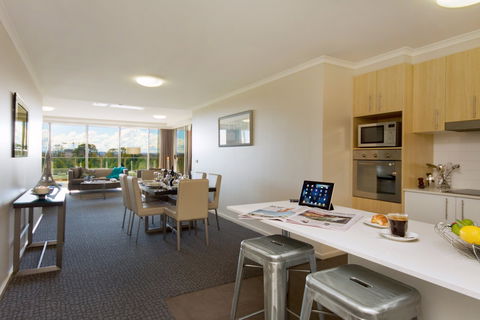 Pacific Suites Canberra - Accommodation Cooktown 4