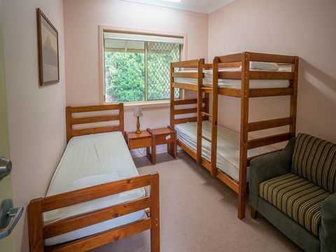 Swamp House And Bunkhouse - Accommodation Cooktown 2