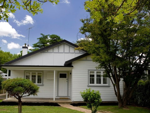 The Sampson - Orange - Accommodation Cooktown 0