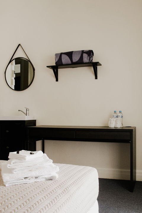 The Australian Hotel Motel - Accommodation Cooktown 9