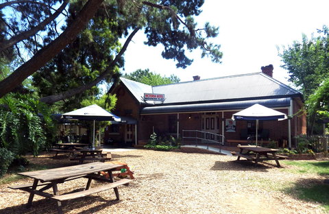 Victoria Hotel: Moonan Flat - Accommodation Cooktown 3