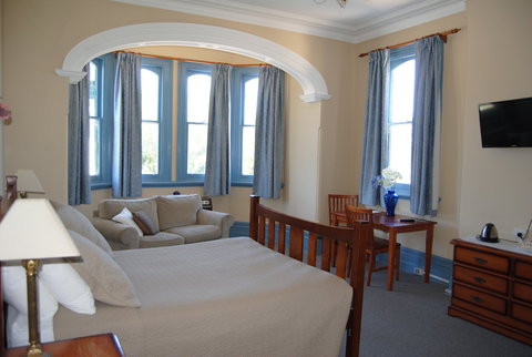 Airlie House Motor Inn - Accommodation Cooktown 1