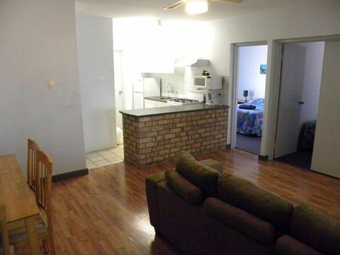 Carnarvon Central Apartments - Accommodation Cooktown 0