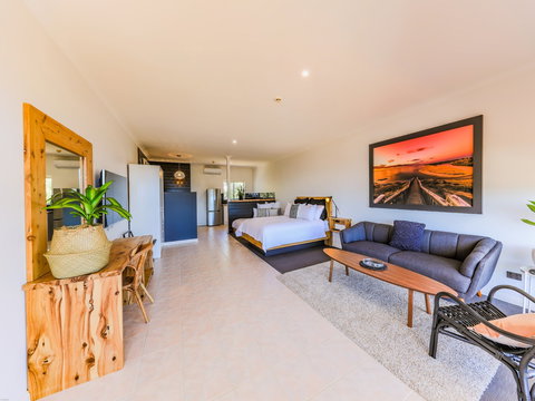 COAST Motel & Apartments - Accommodation Cooktown 1