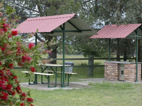 Country Road Caravan Park - Accommodation Cooktown 1