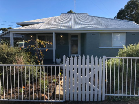 Jacks House '2' B&B Clare - Accommodation Cooktown 0