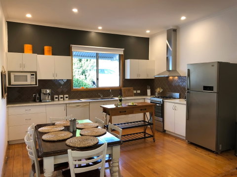 Jacks House '2' B&B Clare - Accommodation Cooktown 2