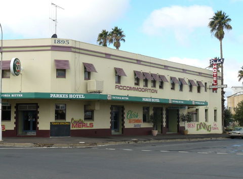 Parkes Hotel - Accommodation Cooktown 0