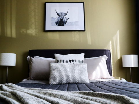 The Windsor Castle Hotel - Accommodation Cooktown 1