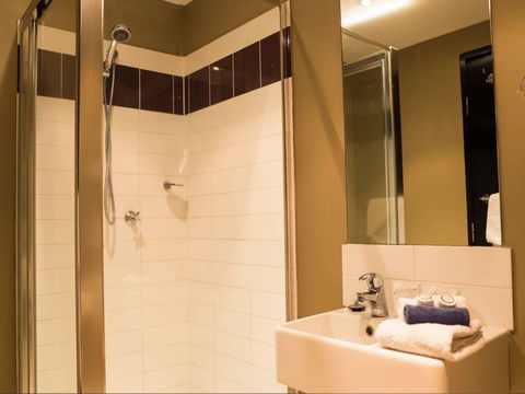 The Windsor Castle Hotel - Accommodation Cooktown 2