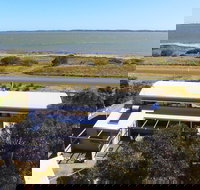 Coorong Aurora - Breathtaking Waterfront Escape - Accommodation Cooktown